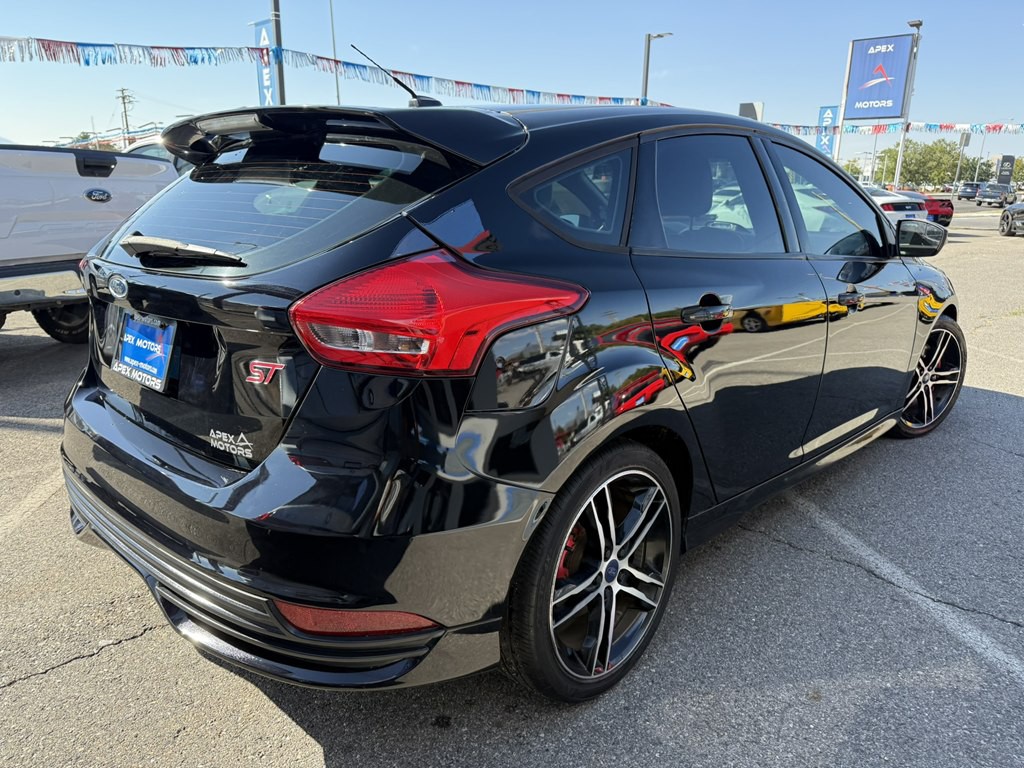 2016 Ford Focus Image 5