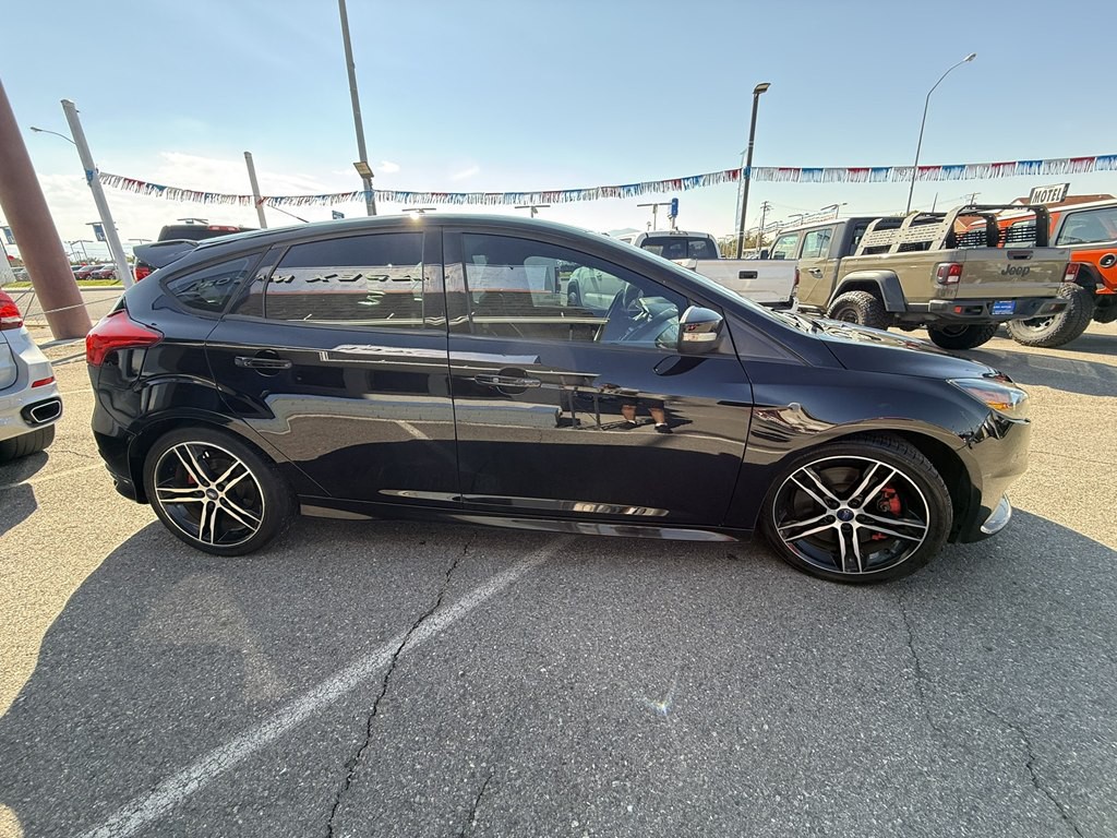 2016 Ford Focus Image 6