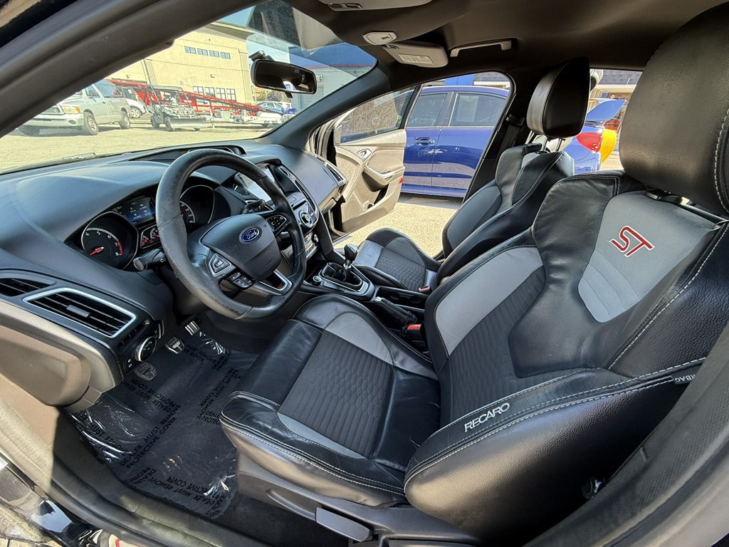 2016 Ford Focus Image 9