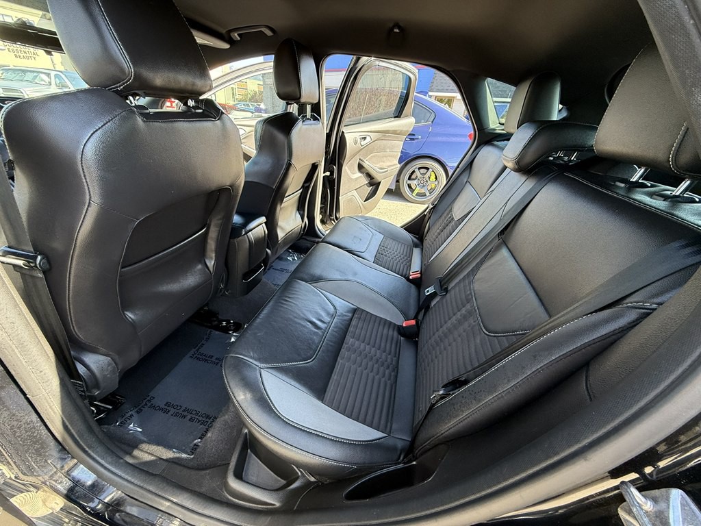 2016 Ford Focus Image 16