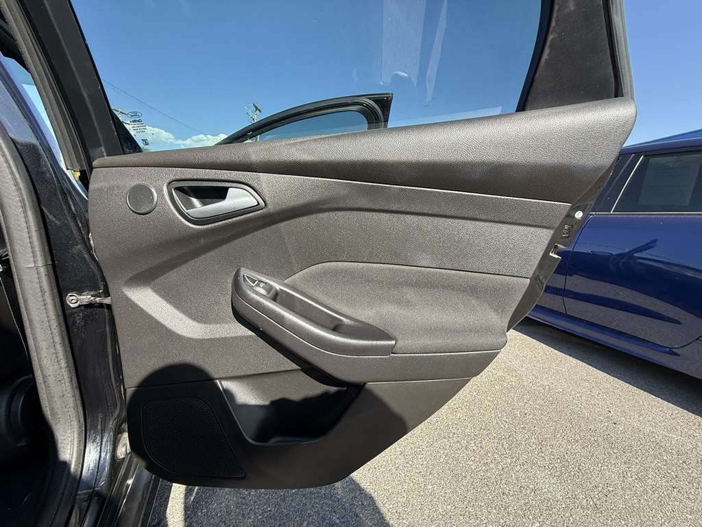 2016 Ford Focus Image 21