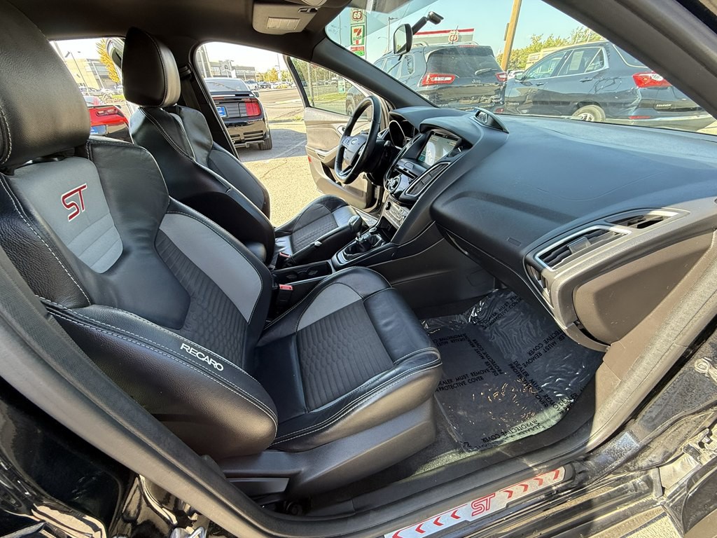 2016 Ford Focus Image 22