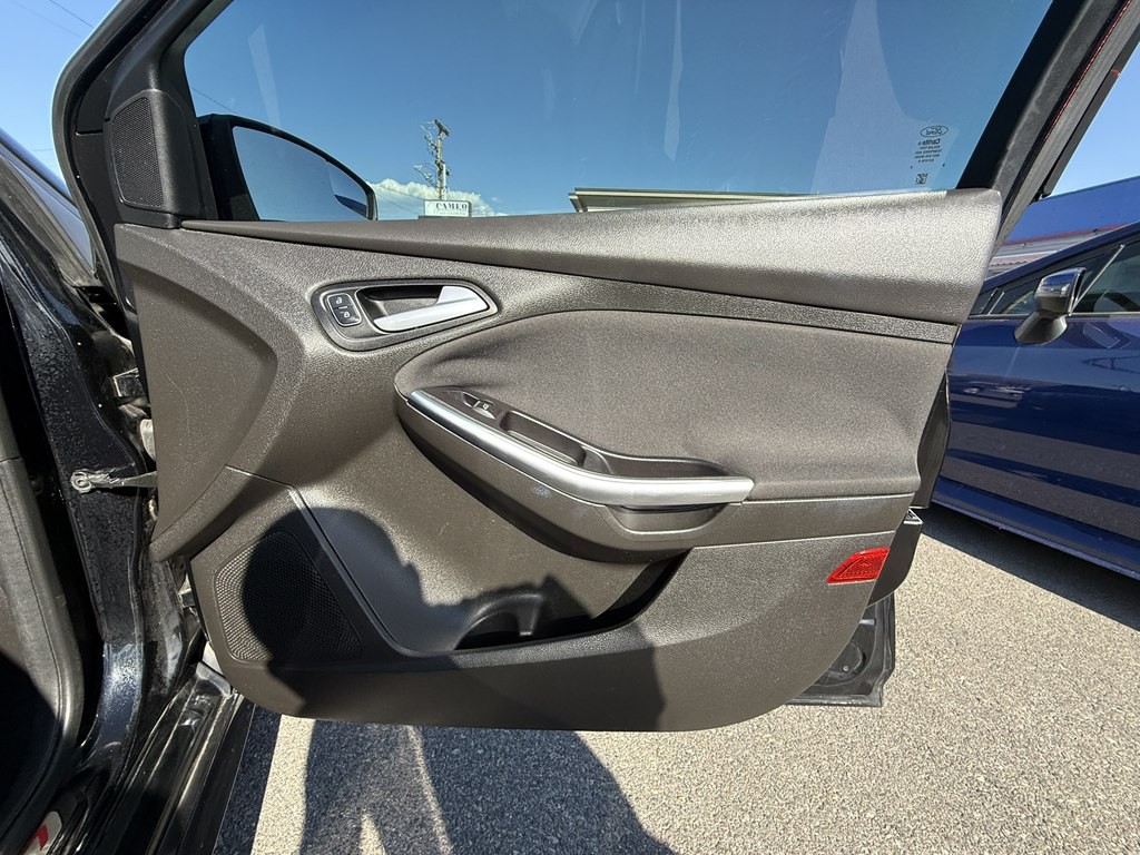 2016 Ford Focus Image 23