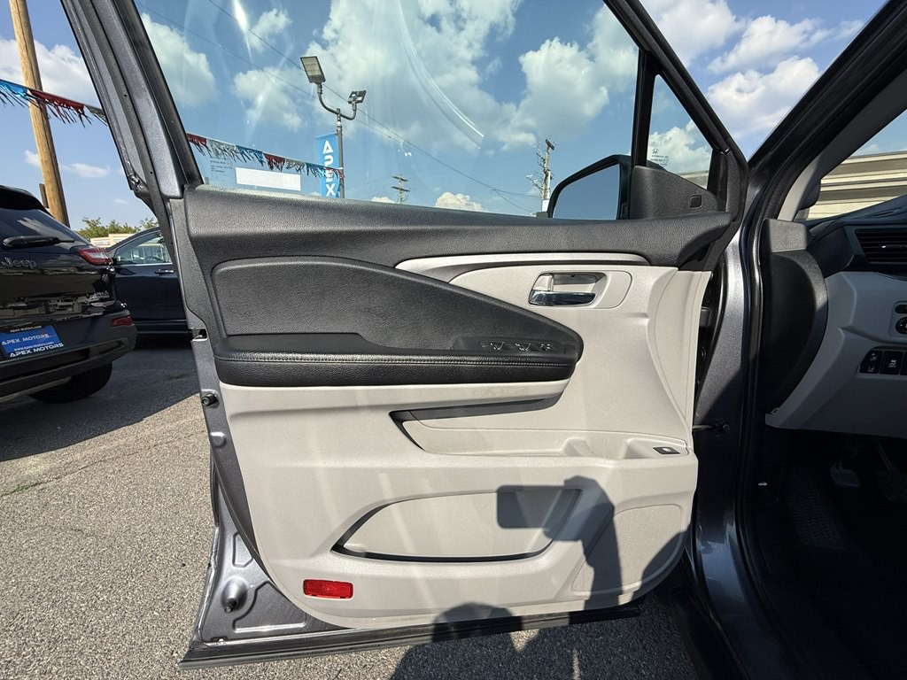 2020 Honda Pilot Image 16