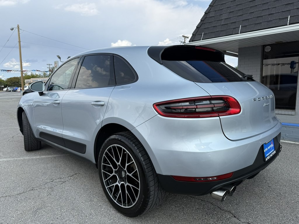 2017 Porsche Macan Image 3