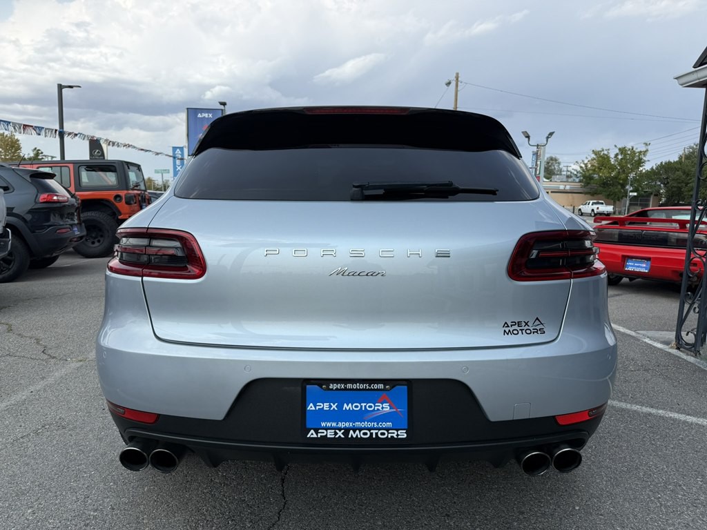2017 Porsche Macan Image 4