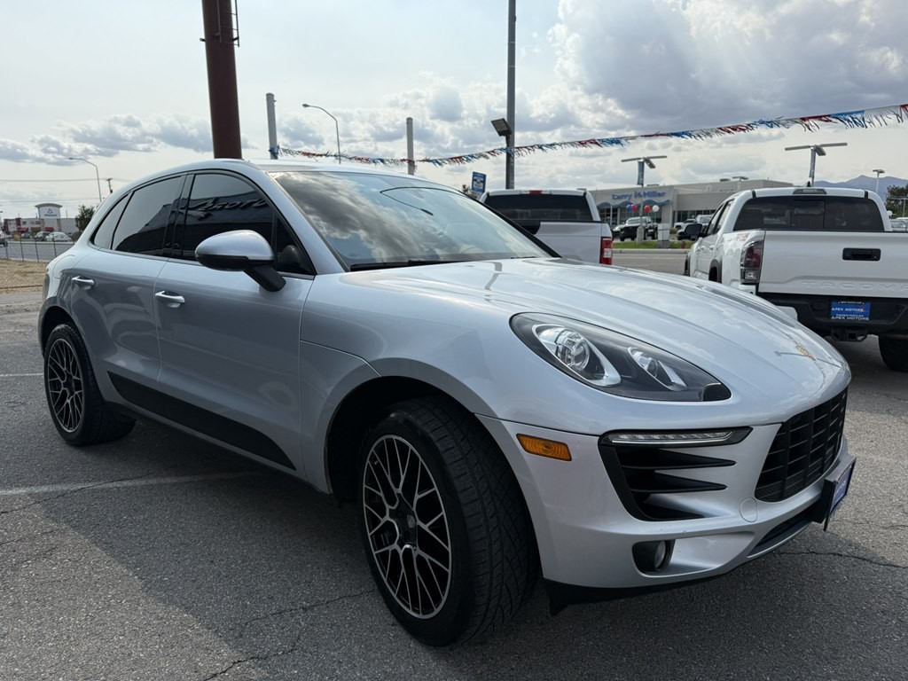 2017 Porsche Macan Image 7