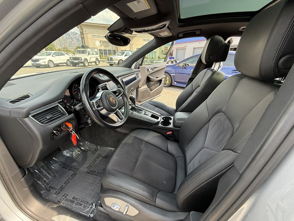 2017 Porsche Macan Image 9