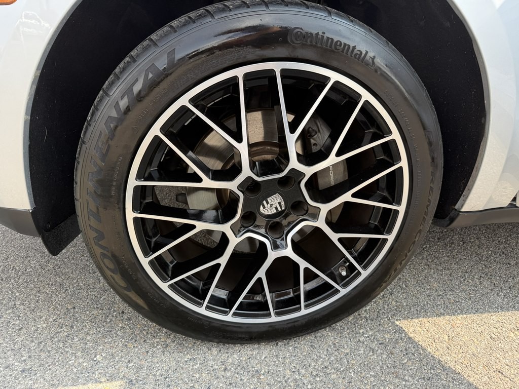 2017 Porsche Macan Image 32