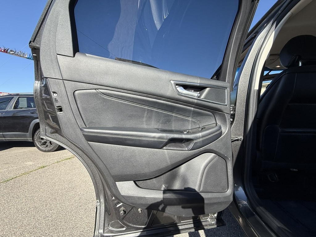 2018 Ford Edge Image 20