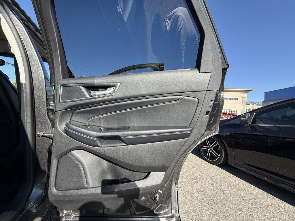 2018 Ford Edge Image 23