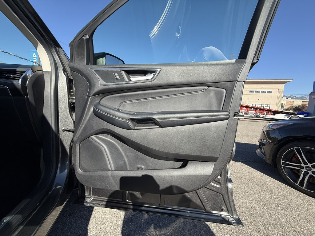 2018 Ford Edge Image 25