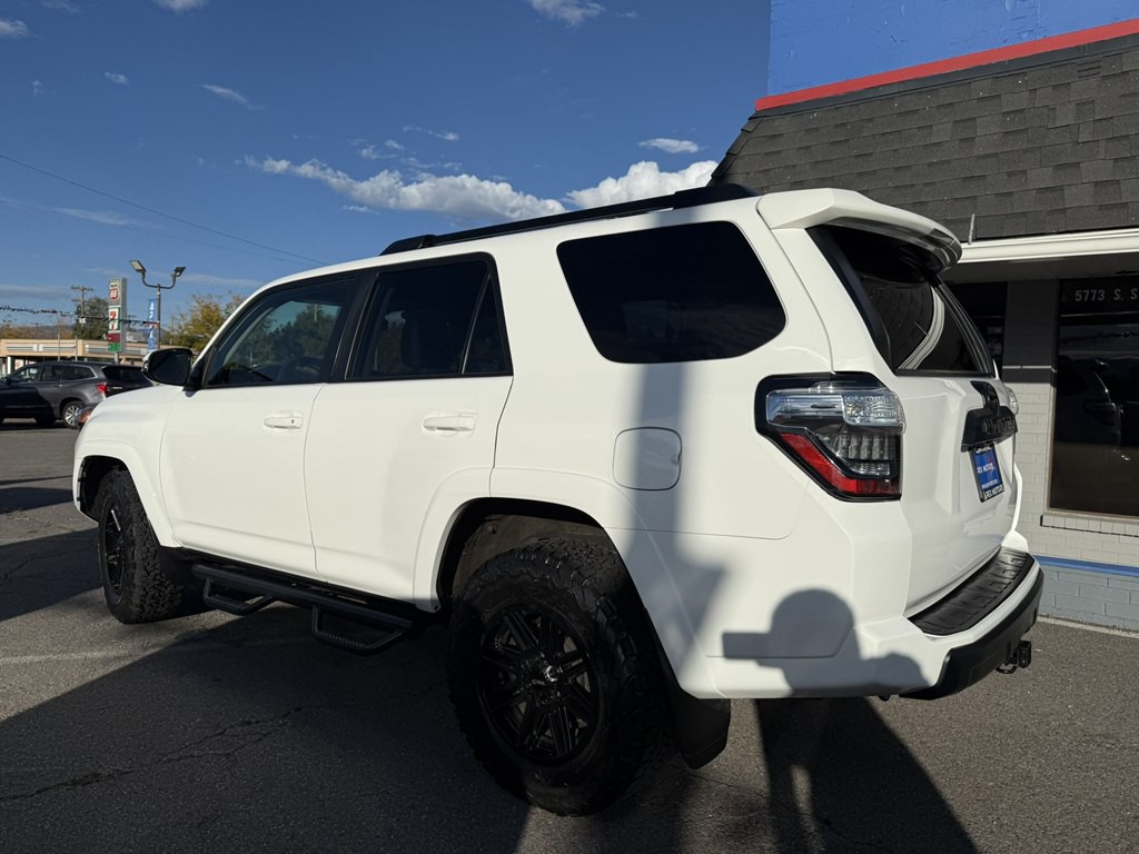 2019 Toyota 4Runner Image 3