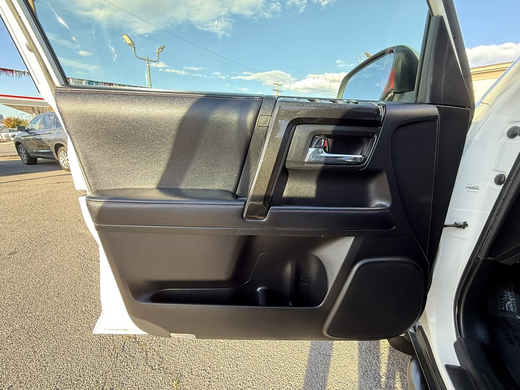 2019 Toyota 4Runner Image 19