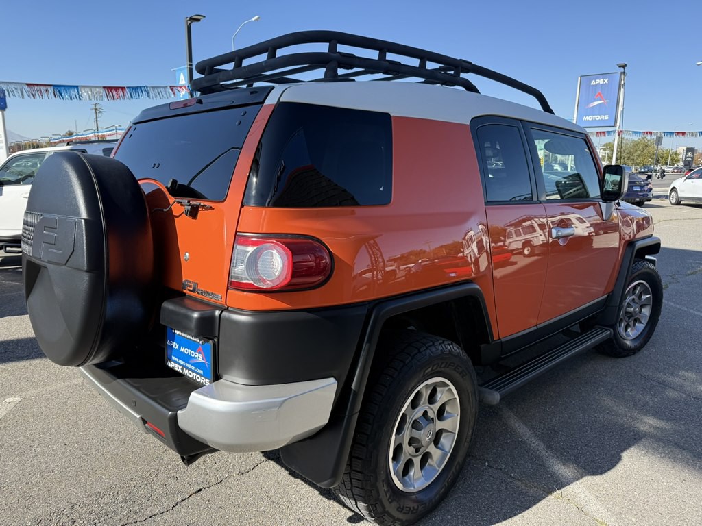 2013 Toyota FJ Cruiser Image 5
