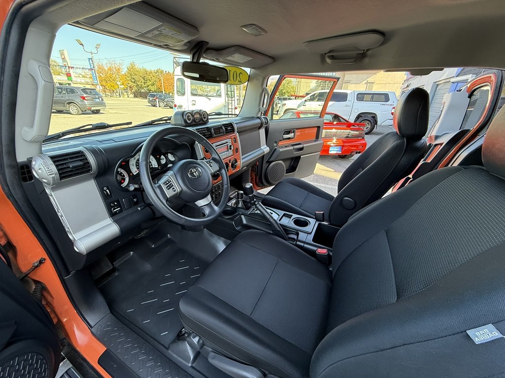 2013 Toyota FJ Cruiser Image 10