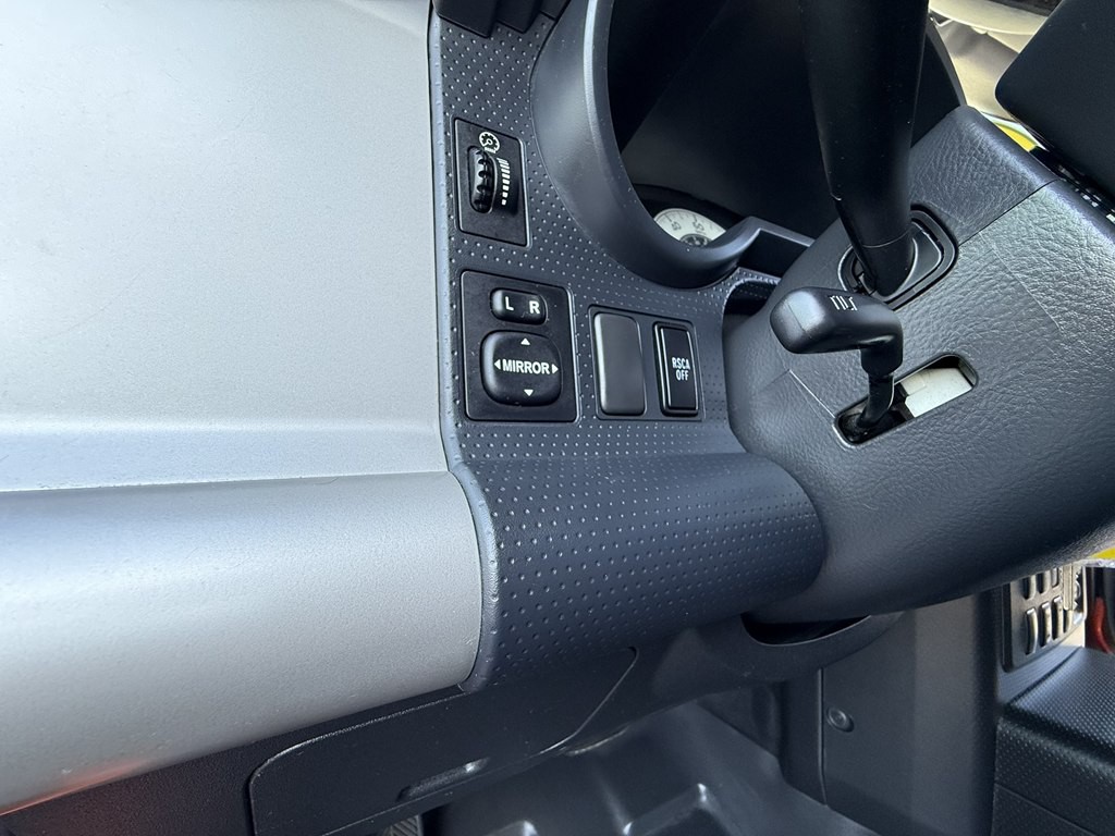 2013 Toyota FJ Cruiser Image 11