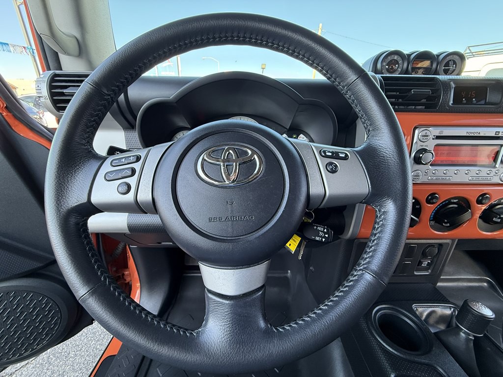 2013 Toyota FJ Cruiser Image 12