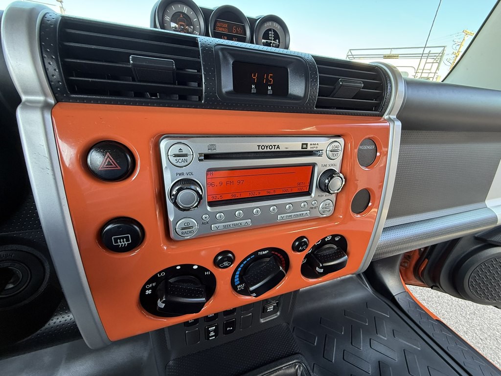 2013 Toyota FJ Cruiser Image 14