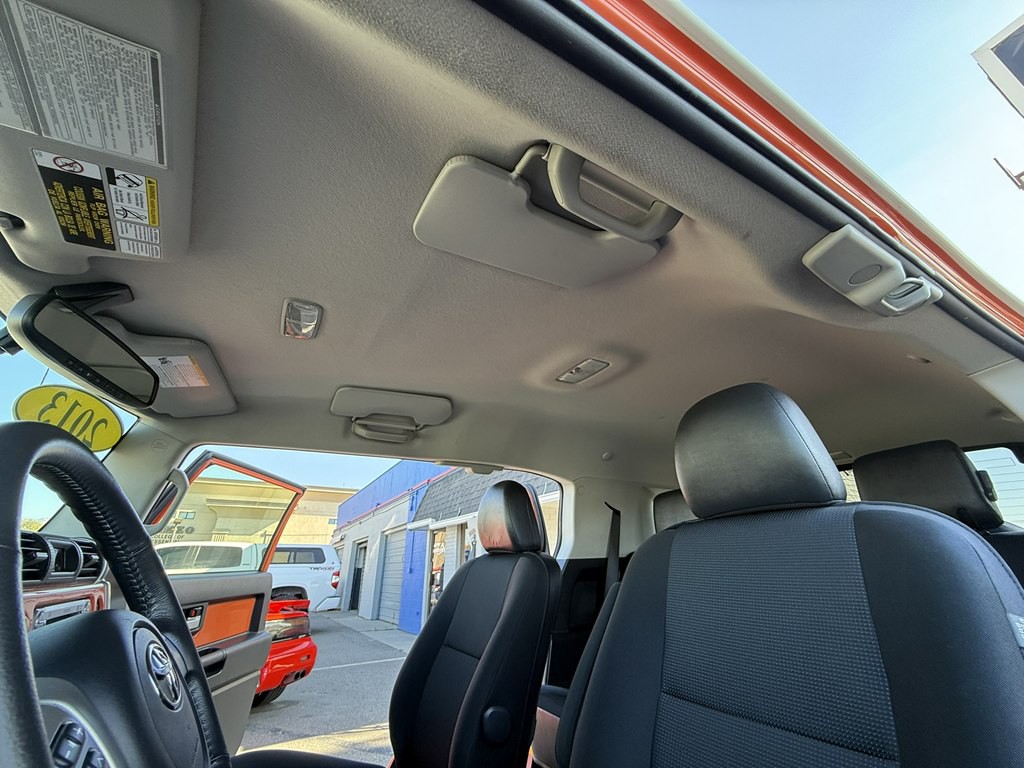 2013 Toyota FJ Cruiser Image 18