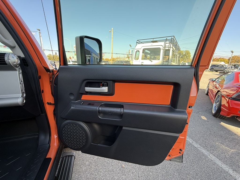 2013 Toyota FJ Cruiser Image 31