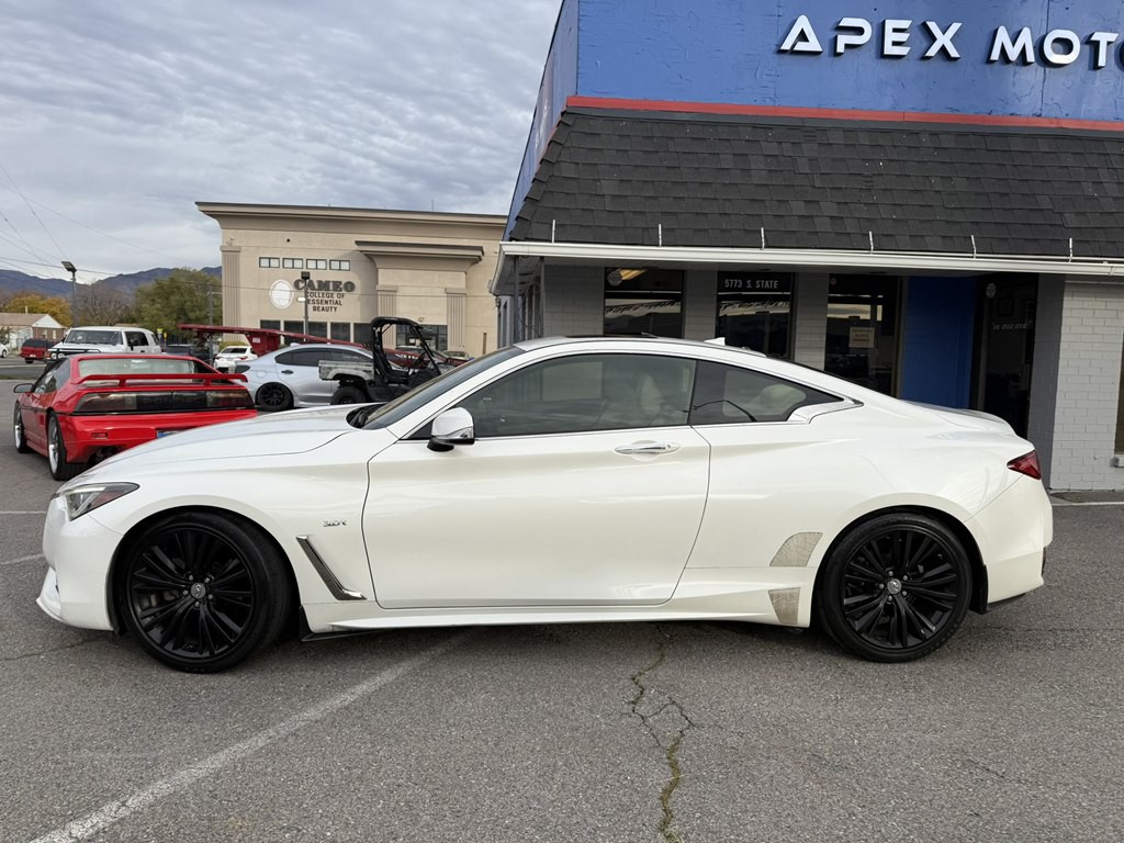 2018 INFINITI Q60 Image 2