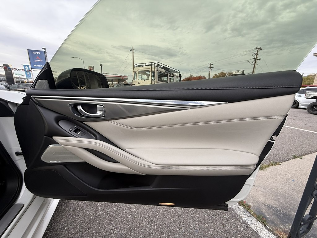 2018 INFINITI Q60 Image 21