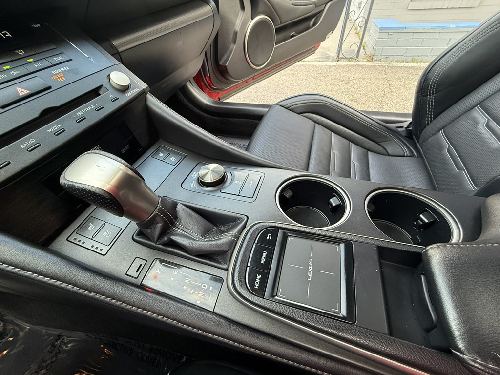 2016 Lexus RC Image 16