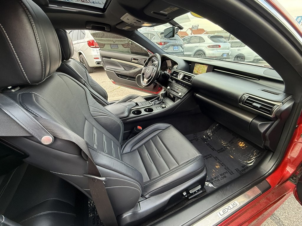 2016 Lexus RC Image 24