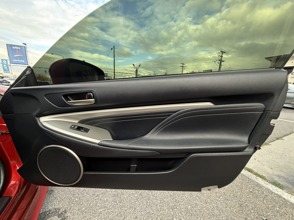 2016 Lexus RC Image 25