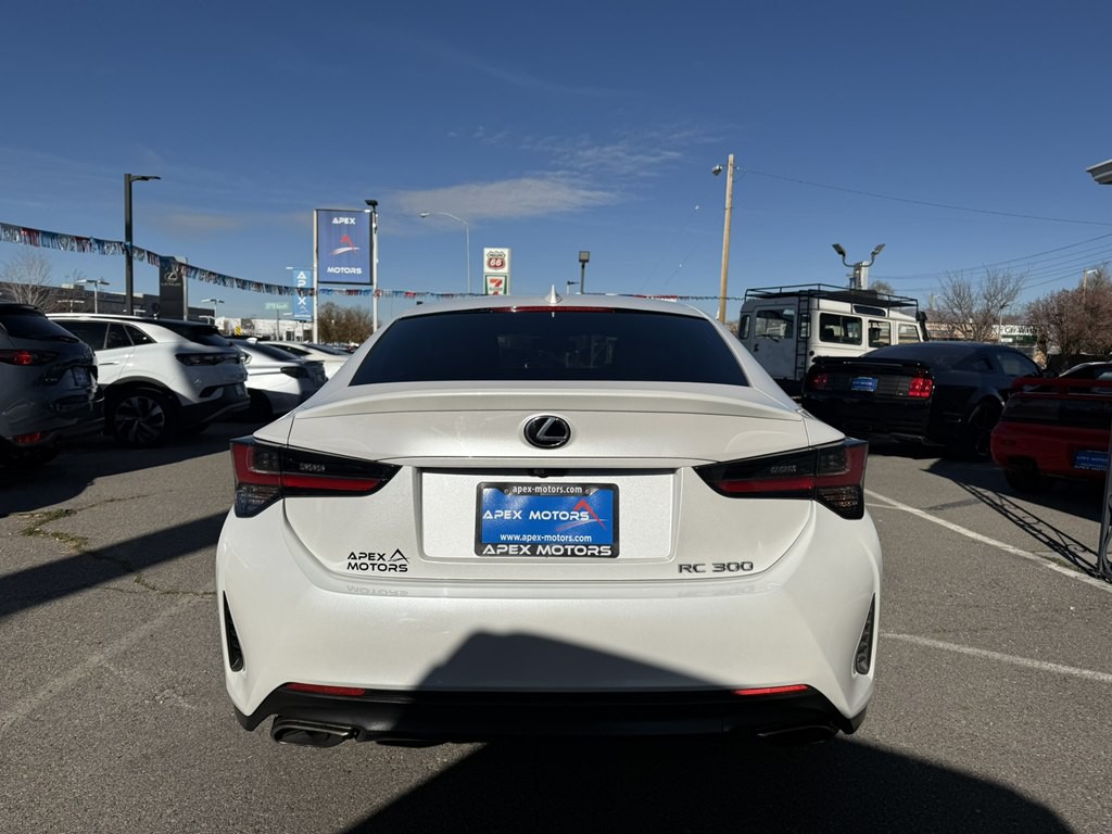2019 Lexus RC Image 4