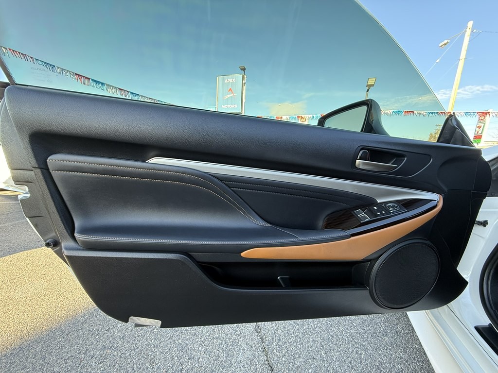 2019 Lexus RC Image 19