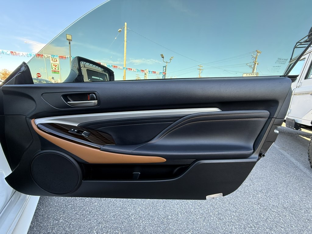 2019 Lexus RC Image 23