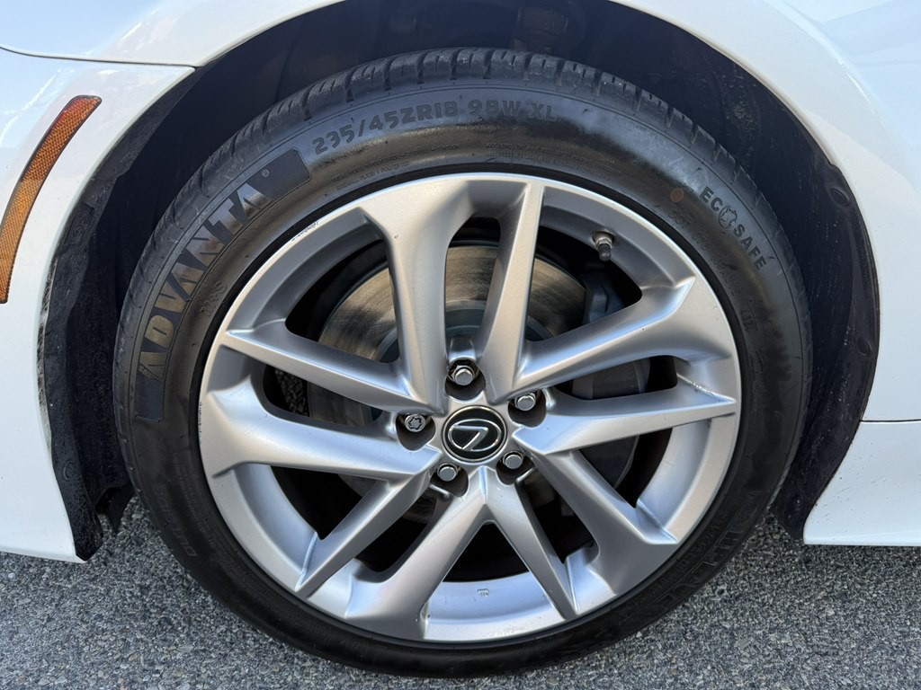 2019 Lexus RC Image 25