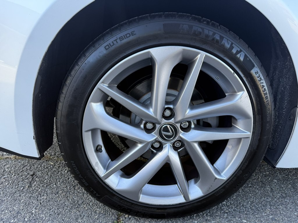 2019 Lexus RC Image 27