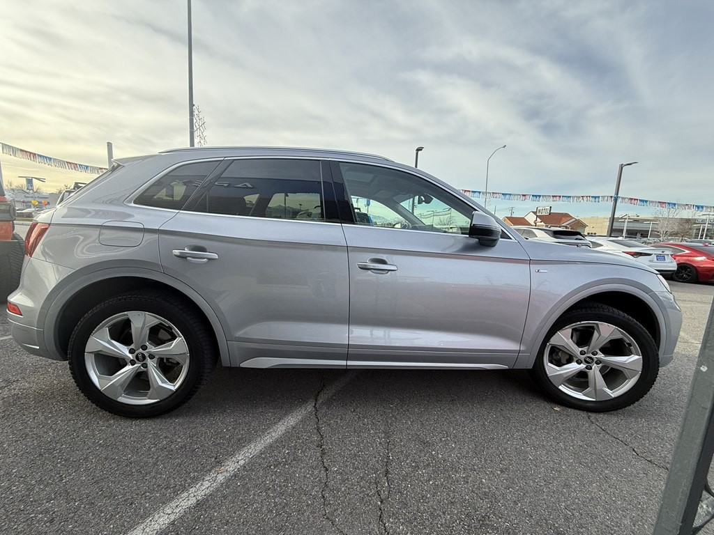 2022 Audi Q5 Image 6
