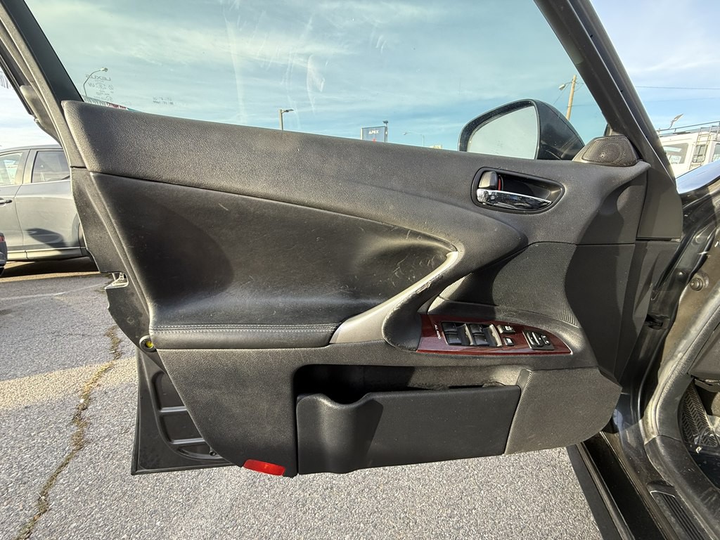 2006 Lexus IS Image 15