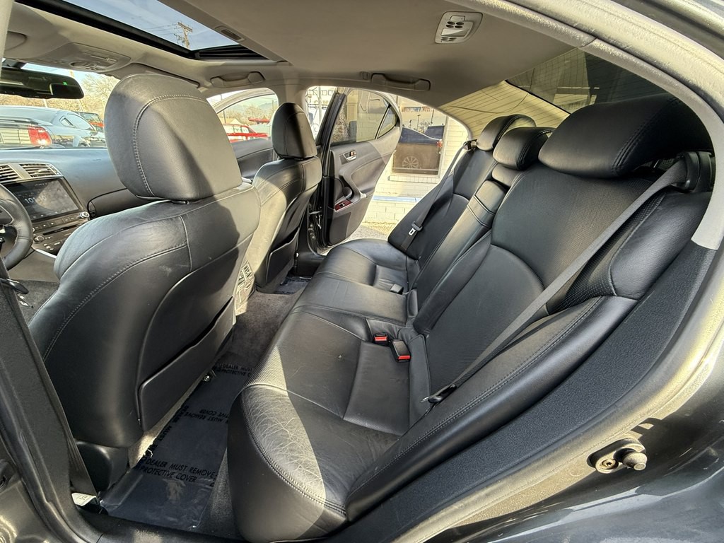 2006 Lexus IS Image 16