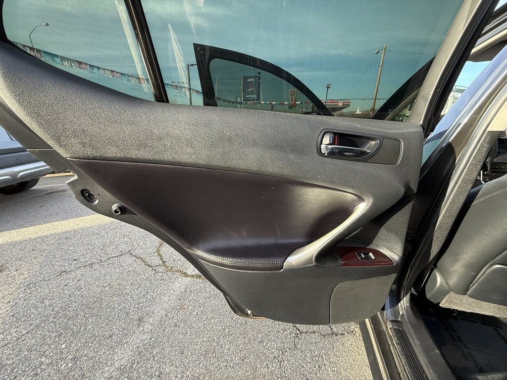 2006 Lexus IS Image 17