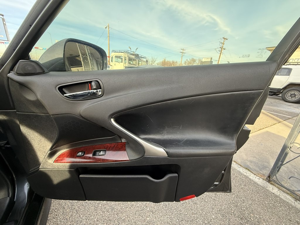 2006 Lexus IS Image 22