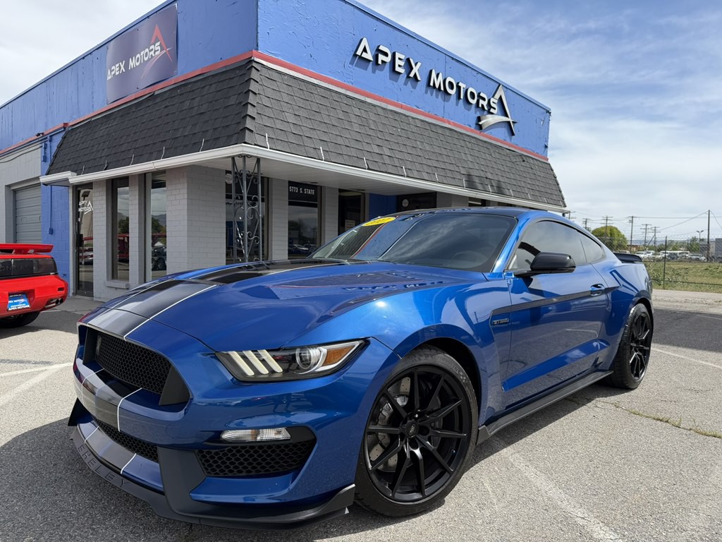 2017 Ford Mustang Image 1