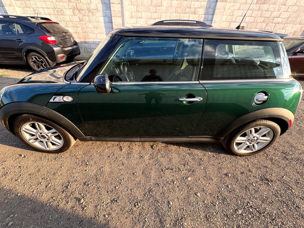 2011 MINI Cooper Image 3