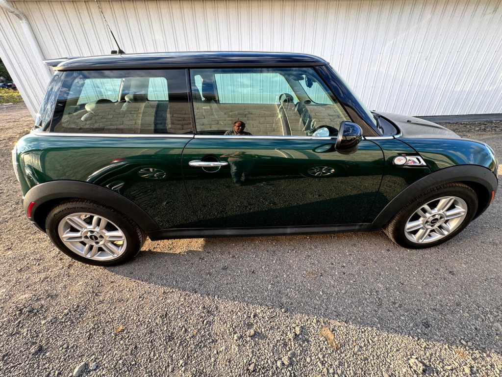 2011 MINI Cooper Image 7