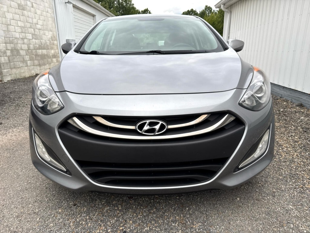 2013 Hyundai Elantra Image 2