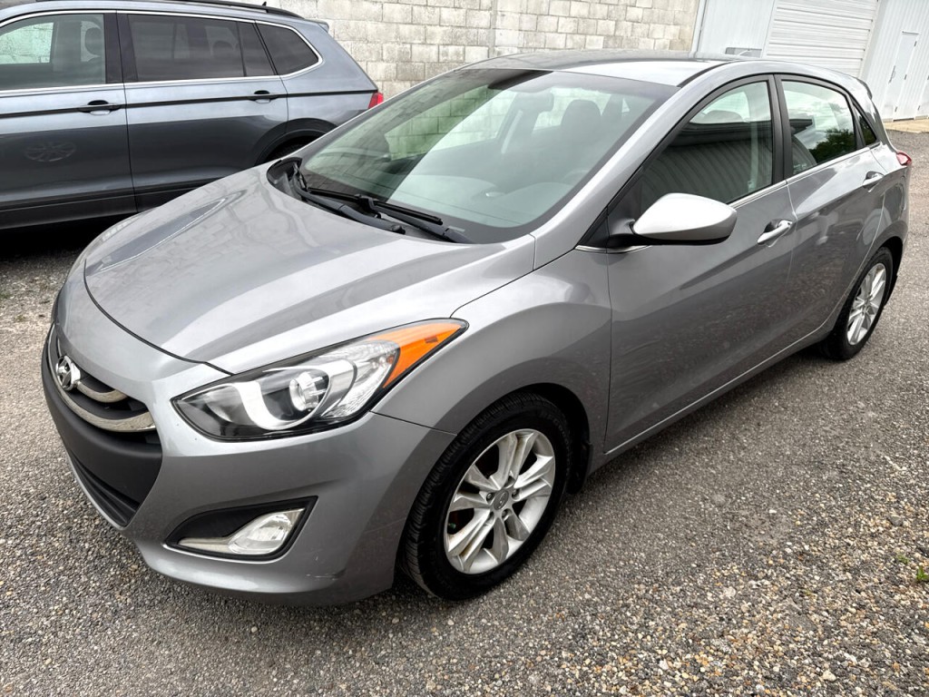 2013 Hyundai Elantra Image 3