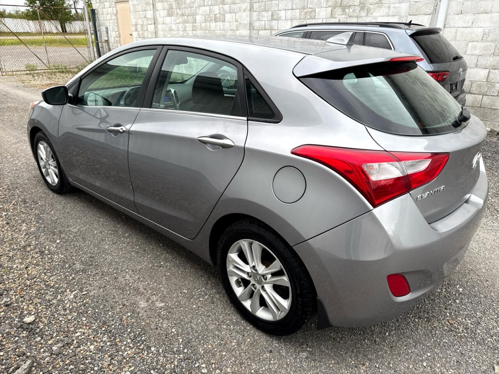 2013 Hyundai Elantra Image 4
