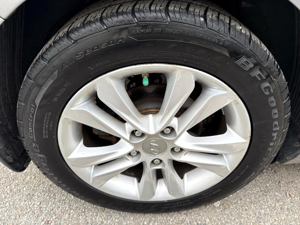 2013 Hyundai Elantra Image 19