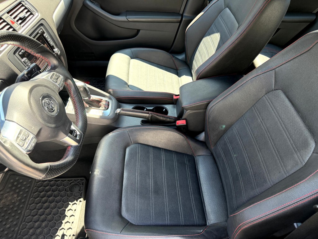 2012 Volkswagen Jetta Image 9