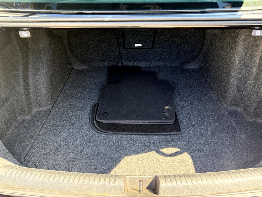 2012 Volkswagen Jetta Image 16