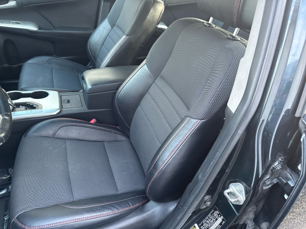 2014 Toyota Camry Image 9